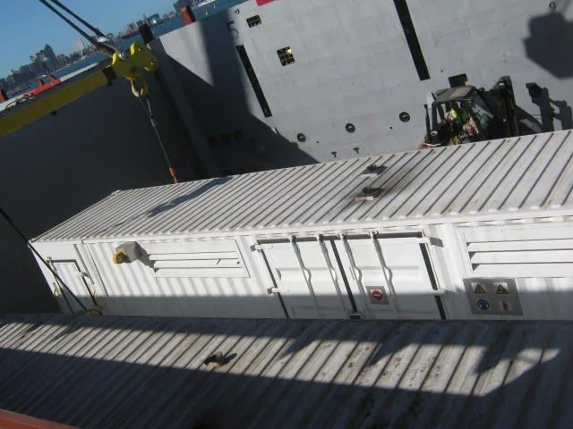 Generator wagon stowed hold top